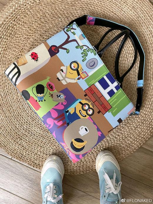 小黄人跨界撞色印花托特包 商品图1