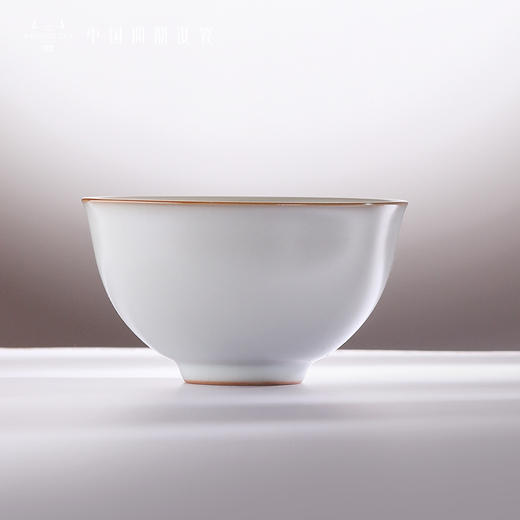 问鼎汝瓷复刻款月白泓水碗 商品图0