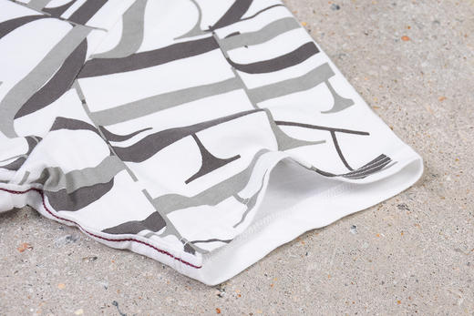 AJ 春夏新款 正面双色字母 圆领短袖T恤 Z-8673 商品图10