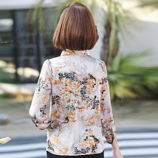YCE-XH2094-2206 2022新款妈妈春夏洋气印花九分袖衬衫中老年女薄款遮肚子雪纺上衣 商品图2