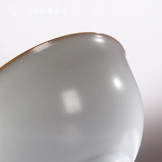 问鼎汝瓷复刻款月白泓水碗 商品图2