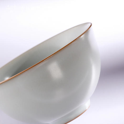 问鼎汝瓷复刻款月白泓水碗 商品图1