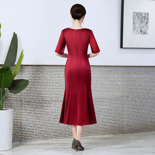 WXG8326新款高端优雅气质修身V领五分袖礼服裙 商品图3