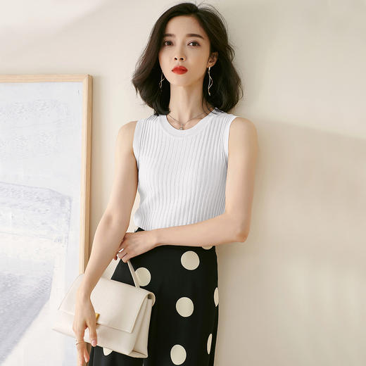 舒适高弹软糯打底背心 米思阳2026夏新款气质时尚坑条显瘦修身内搭无袖针织背心女1738/0858/1272 商品图0