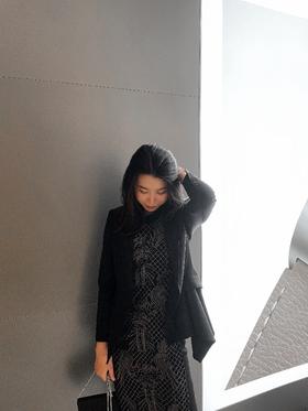 “乘风破浪”套装 够飒 够拽 职场的时尚女魔头颈袖添香