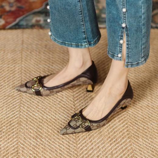 浅口平跟尖头英伦温柔大方，职业赫本风型高跟鞋 HBP-3139 商品图0