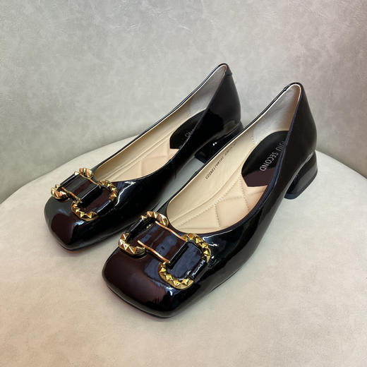 IUIU SECOND2022春季新款方头马衔扣单鞋女漆皮方头浅口粗跟U22AE17981 商品图2