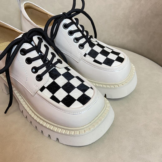 IUIU SECOND2022春季新款春季新款棋牌格JK制服鞋厚底增高复古英伦风松糕鞋 商品图1