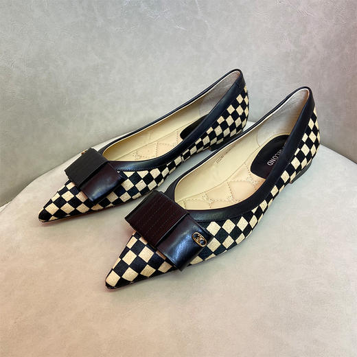 IUIU SECOND2022春季新款时尚棋牌格马毛尖头平底浅口单鞋U22AE18291 商品图2