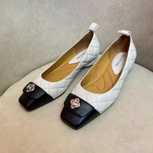 IUIU SECOND2022春季新款经典小香风复古拼色菱格平底小单鞋2022春季商场同款U22AE17821 商品图2