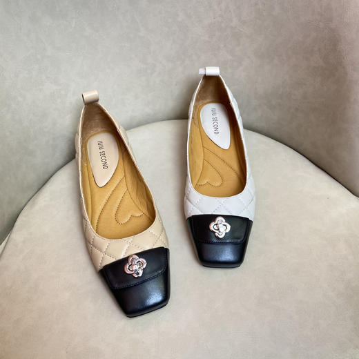 IUIU SECOND2022春季新款经典小香风复古拼色菱格平底小单鞋2022春季商场同款U22AE17821 商品图0