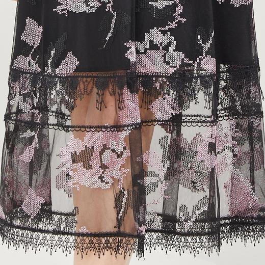 RF8B1斯尔丽瑟俪夏季上新十字刺绣网纱蕾丝雅致短袖连衣裙 商品图5