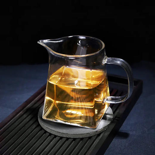 超值口粮茶-吉顺号2017年困鹿山私家古茶园 乌金普洱生茶357g 商品图3