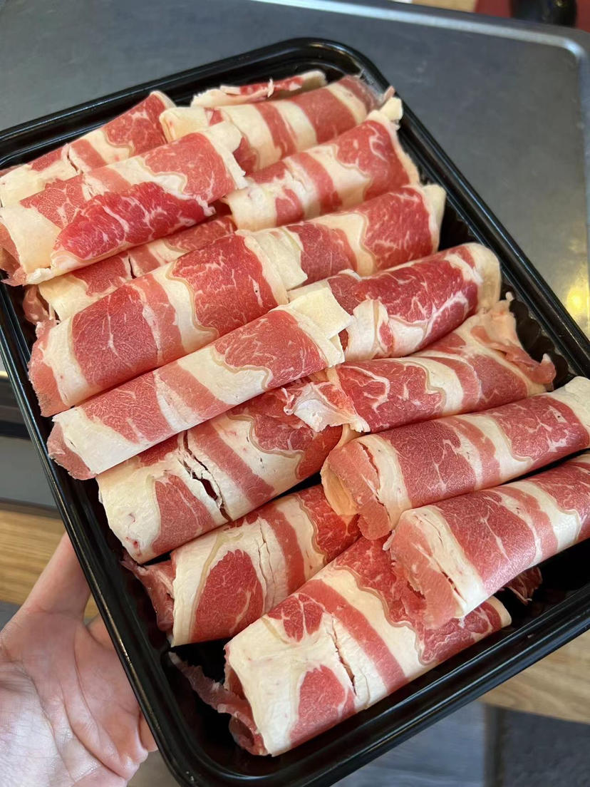 【澳洲谷饲双层后胸原切肥牛】 53元/盒/400克