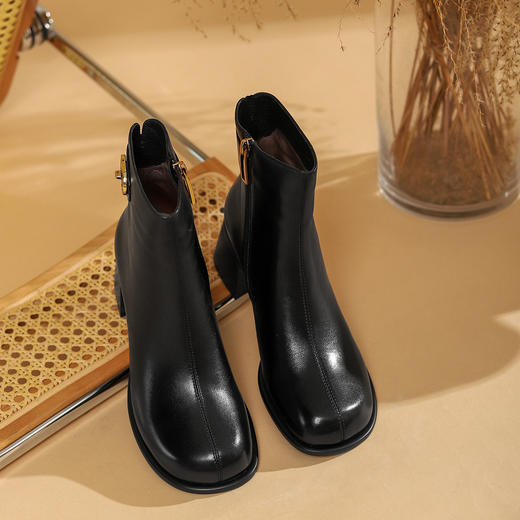 西村名物2021年秋冬新款皮面显瘦增高时装靴气质短靴女T21DS44991 商品图0