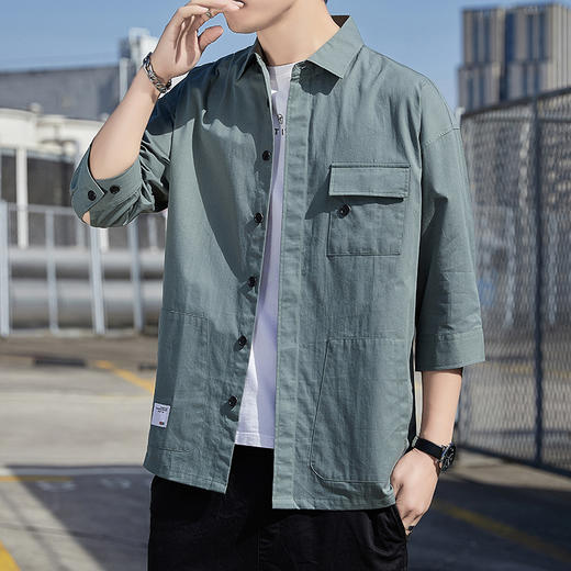 2022时尚新款韩版七分袖男士衬衫翻领休闲绿色宽松型夏季现货普通纯色棉青年衬衫男 商品图6