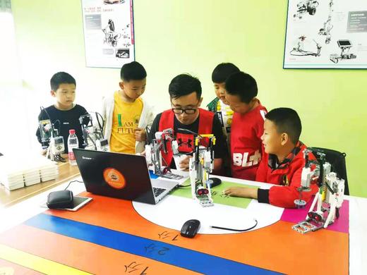 【积智创客机器人编程中心】38元抢购3次乐高机器人课程 提高孩子动手能力，提高专注力。 商品图4