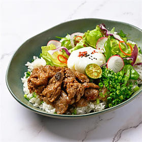 黑松露烧肉水波蛋拌饭