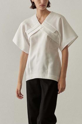 Viktoria Chan | SS22056 June strucutred top [短袖上衣 黑 / 白 ]