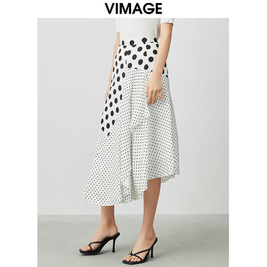VIMAGE纬漫纪夏款时尚复古波点印花A字垂感半身裙女裙V1306907 商品图2
