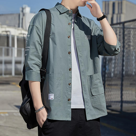 2022时尚新款韩版七分袖男士衬衫翻领休闲绿色宽松型夏季现货普通纯色棉青年衬衫男 商品图3