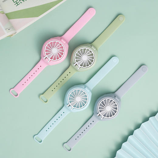 【 儿童mini手表风扇】夏季清凉腕表 USB迷你充电折叠风扇便携可爱卡通电扇 商品图3
