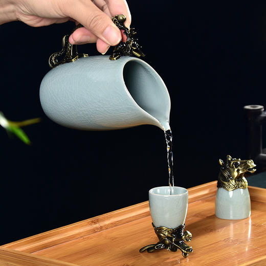 十二生肖陶瓷小酒杯酒具套装12兽首古铜色白酒烈酒迷你杯中式家用 商品图2
