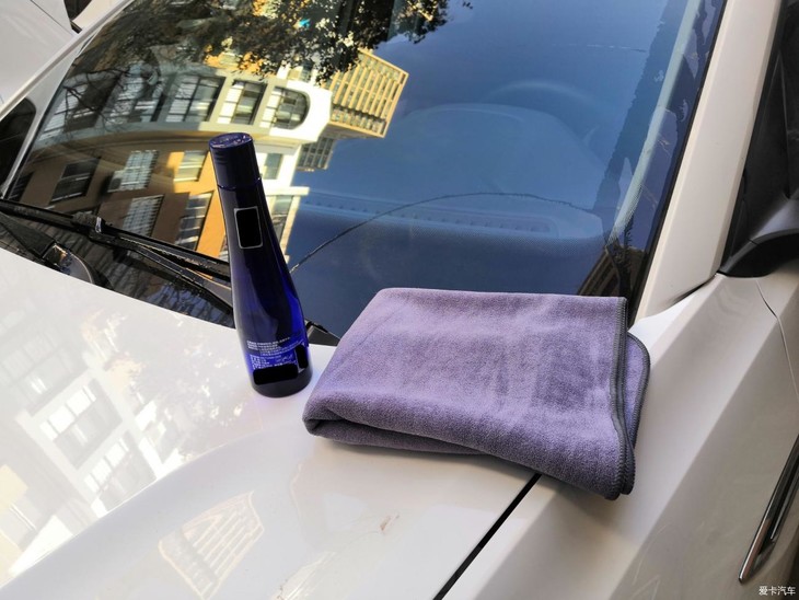 使用玻璃油膜去除剂还我清晰视野