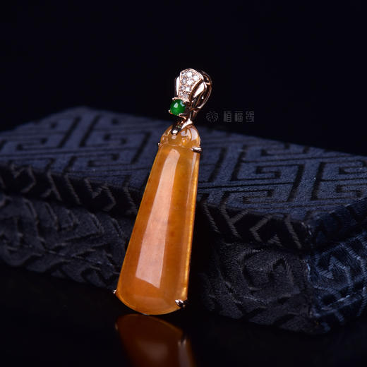 【鸿彩】黄翡无事牌-GZ12112077 商品图0