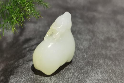 【御珠宫坊】羊脂白玉小鹿挂件 商品图4