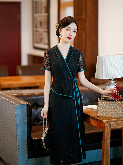 优雅修身，新款黑色系带蕾丝复古外套改良V领日常旗袍裙XL-678 商品图3
