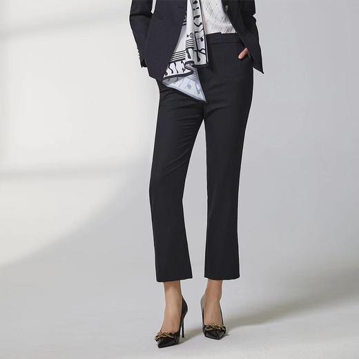 蓝地修身小脚西装裤BLWCT046K00 商品图0