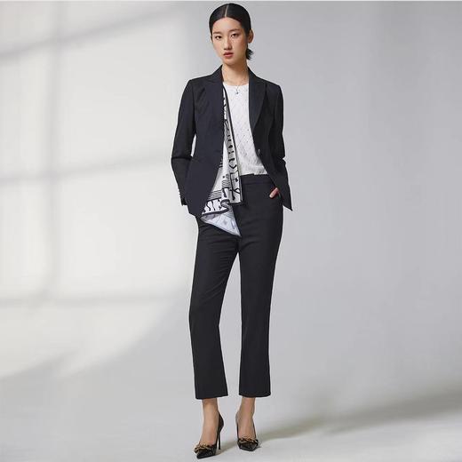 蓝地一粒扣戗驳领修身西装外套BLWCT046S00 商品图3