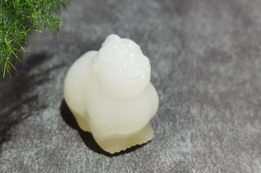 【御珠宫坊】羊脂白玉吞金兽挂件 商品图3