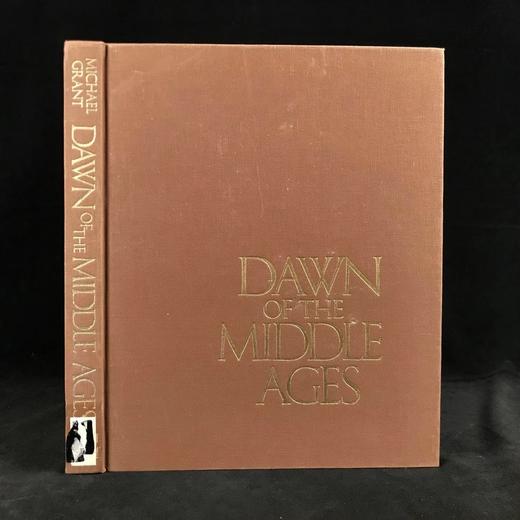 中世纪的黎明 约200余幅插图 精装大16开 商品图0