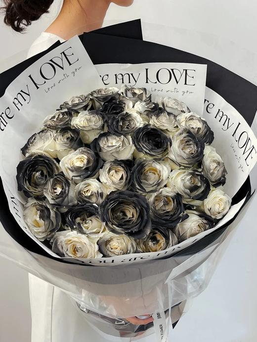 黑骑士花束9朵11朵12朵19朵33朵66朵99朵黑骑士白玫瑰花束