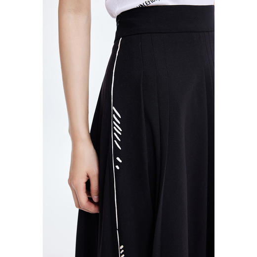 LILY2022夏新款女装复古优雅小众法式纯色伞裙半身裙122200C6123 商品图3