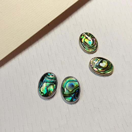 CHIC系列 18K镶鲍鱼贝 耳钉 商品图0