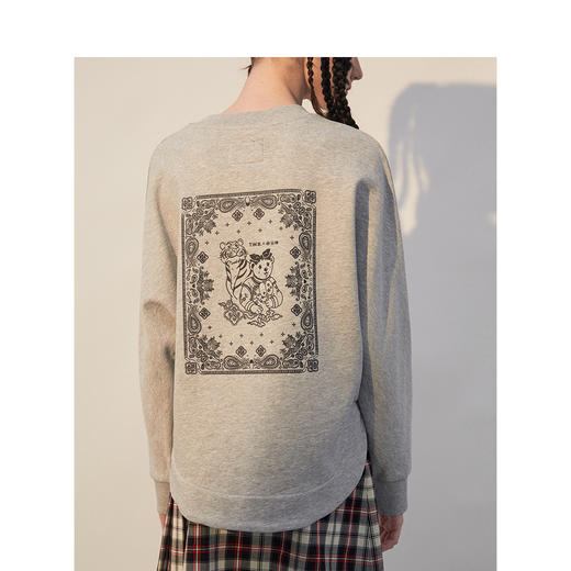 TeenieWeenie小熊2022年春季云锦刺绣圆领卫衣TTMA221104L 商品图3