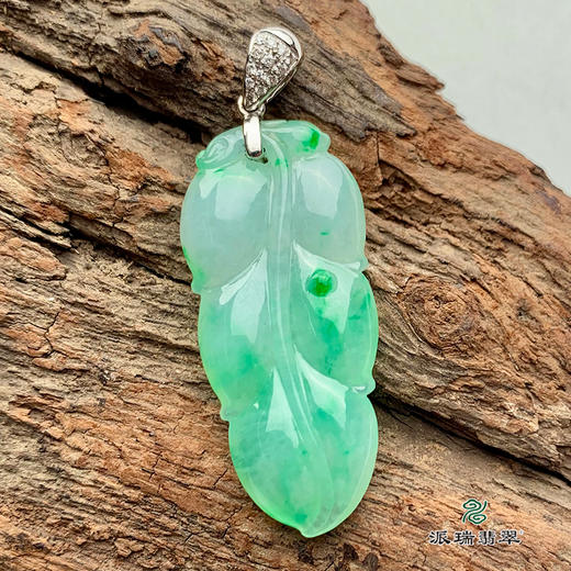 派瑞翡翠 18k金翡翠挂件 糯冰种 飘翠 商品图3