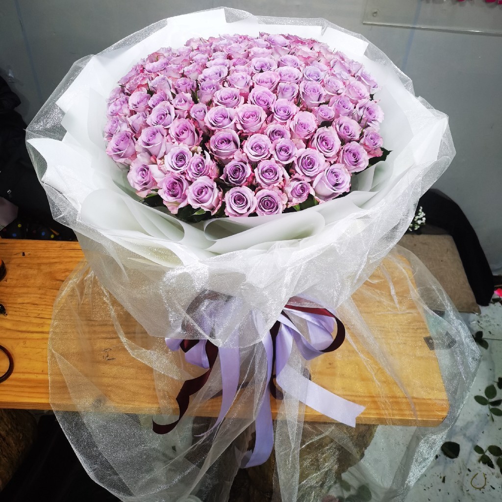 【女王】99朵紫玫瑰紫美人 请提前3天预订下单 - 小丑鲜花