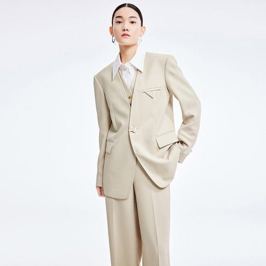 LILY2022夏新款女装设计感小众洋气纯色无领西装外套122200C2126 商品图0