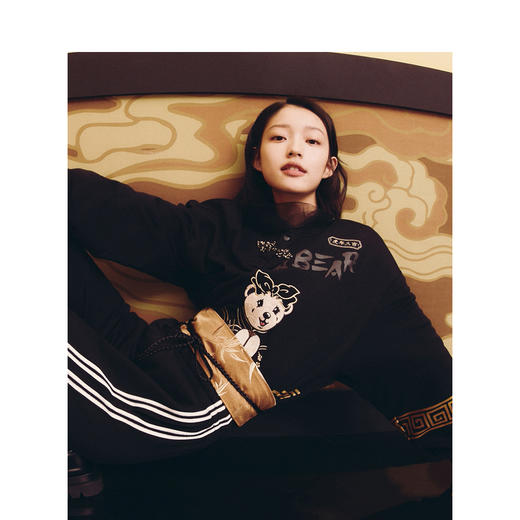 TeenieWeenie小熊套头卫衣女复古国风宽松毛圈棉帽衫TTMA221102L 商品图2