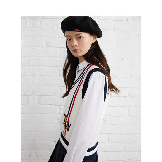 TeenieWeenie小熊2022春季新款V领针织衫背心马甲毛衣TTKN221201P 商品图1