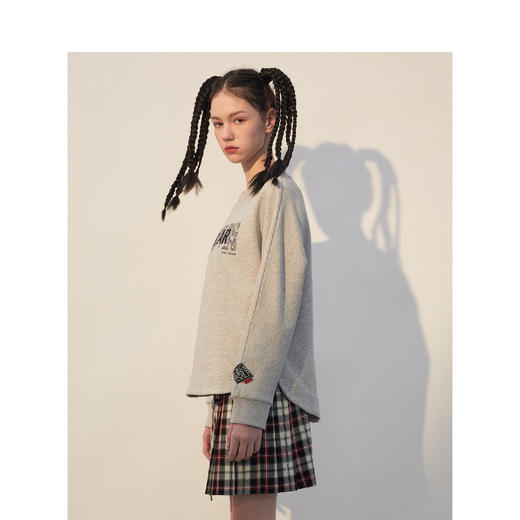 TeenieWeenie小熊2022年春季云锦刺绣圆领卫衣TTMA221104L 商品图2