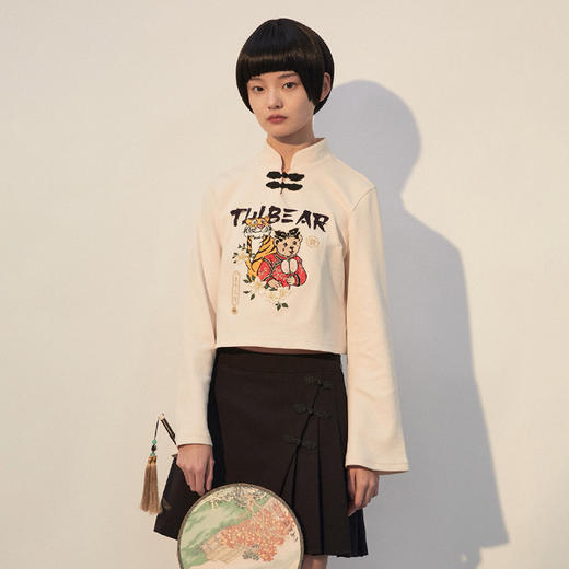 TeenieWeenie小熊2022春季新款半高领盘扣短款卫衣TTMA221103L 商品图0