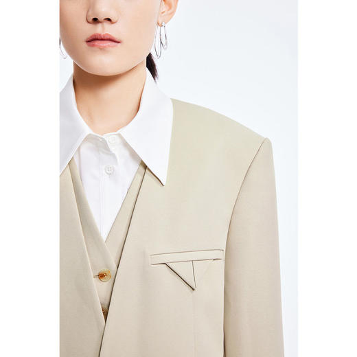 LILY2022夏新款女装设计感小众洋气纯色无领西装外套122200C2126 商品图3