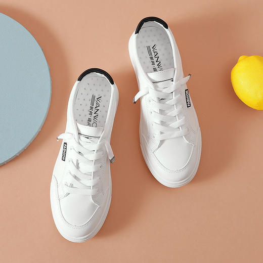 【万沃青春至上软底小白鞋】加宽鞋头舒适不挤脚亲肤柔软轻爽不易老化采用手感柔软的PU材质，为你解决磨脚烦恼属于你的青春活力 商品图3