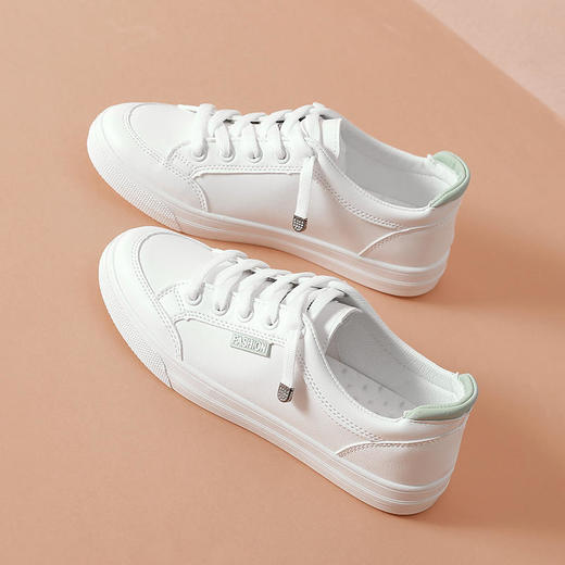 【万沃青春至上软底小白鞋】加宽鞋头舒适不挤脚亲肤柔软轻爽不易老化采用手感柔软的PU材质，为你解决磨脚烦恼属于你的青春活力 商品图7