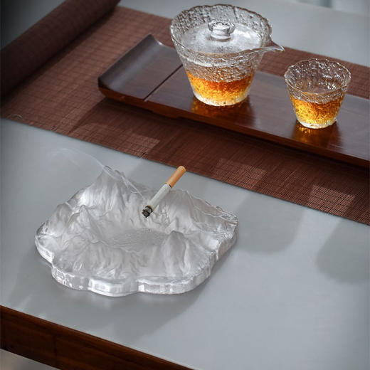玻璃烟灰缸家用礼物客厅高颜值创意个性潮流复古轻奢琉璃冰山 商品图6